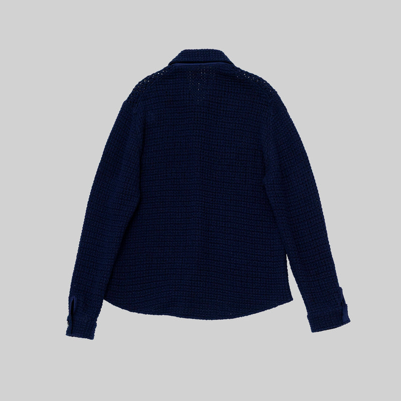 Chemise au crochet avec perles