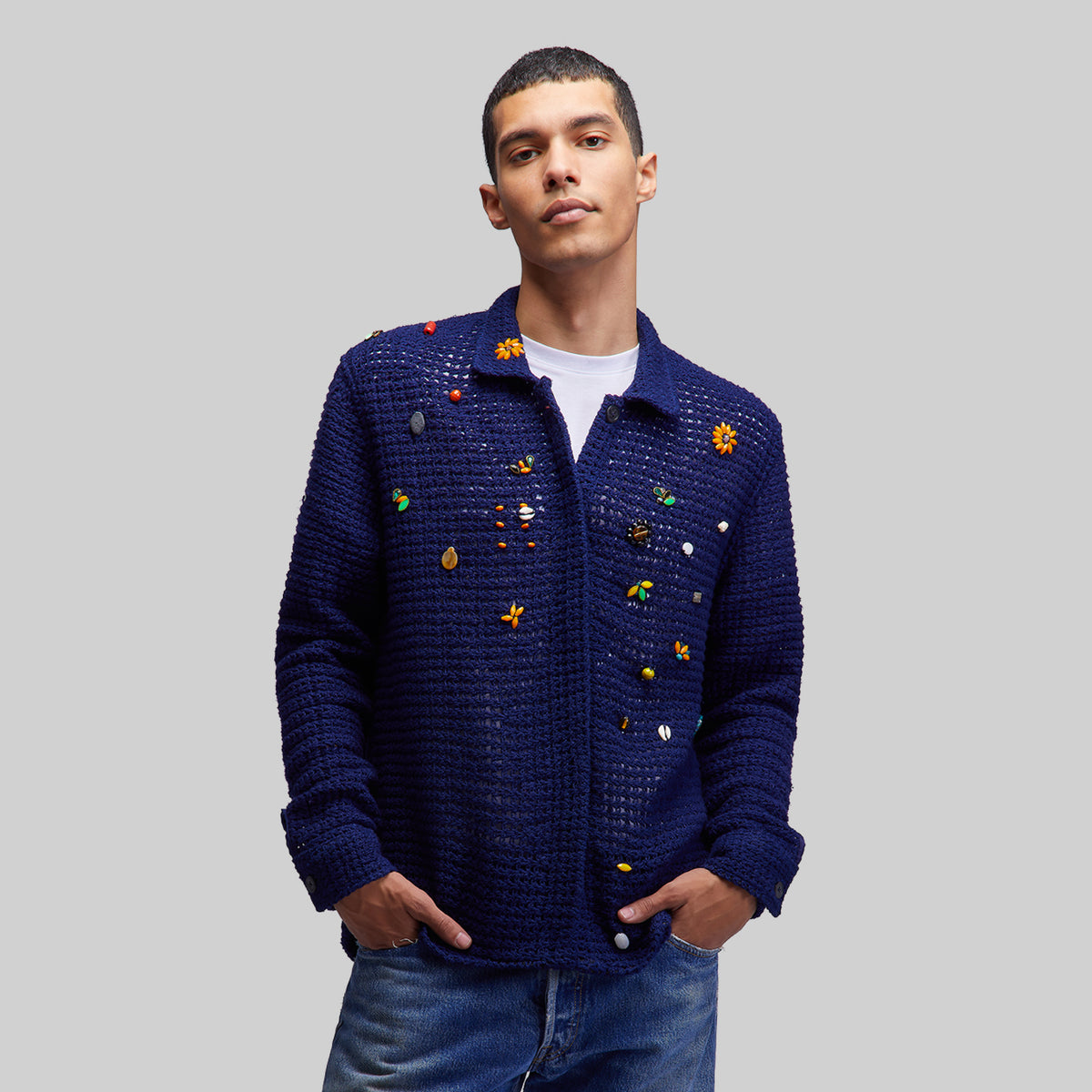 Chemise au crochet avec perles