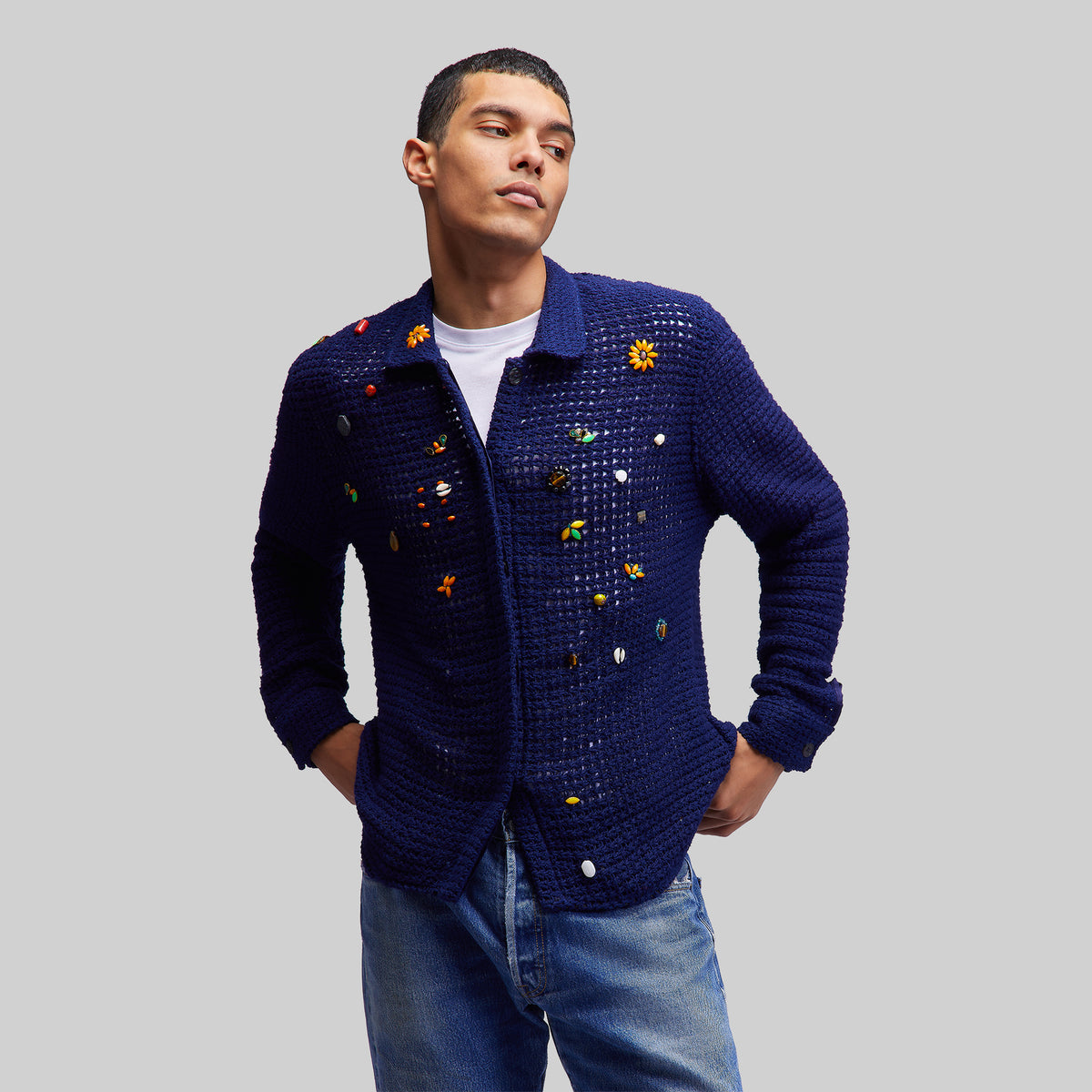 Chemise au crochet avec perles