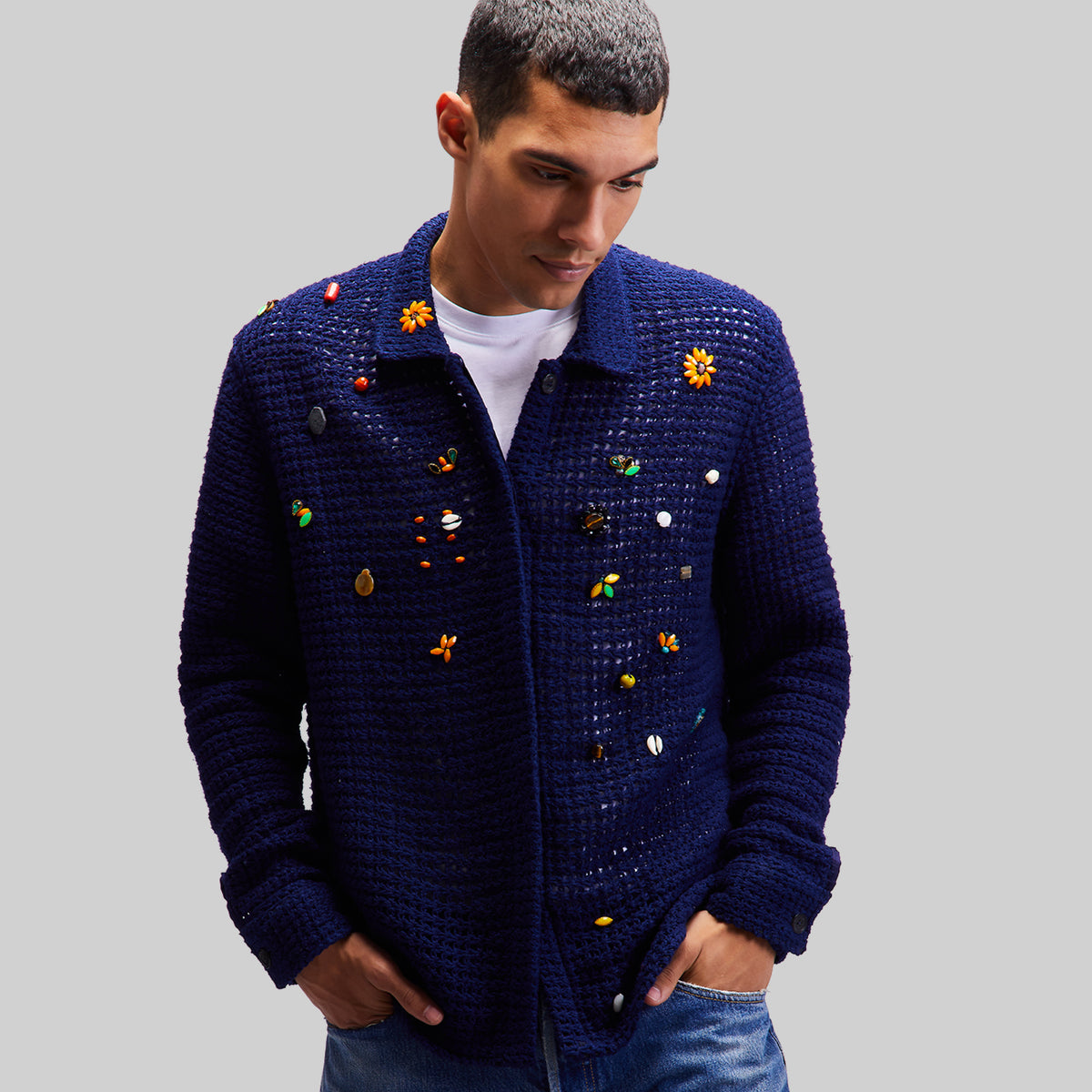 Chemise au crochet avec perles