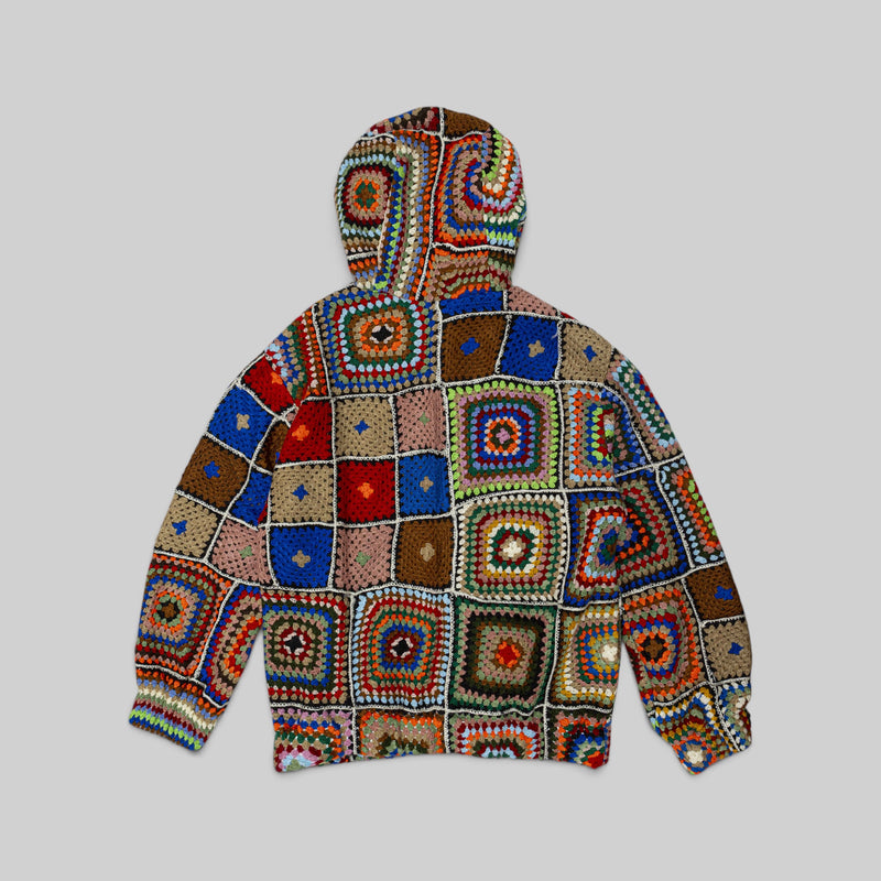 Sweat à capuche en crochet