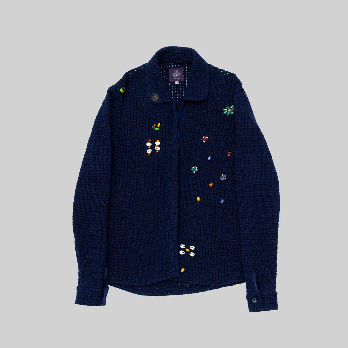 Chemise au crochet avec perles