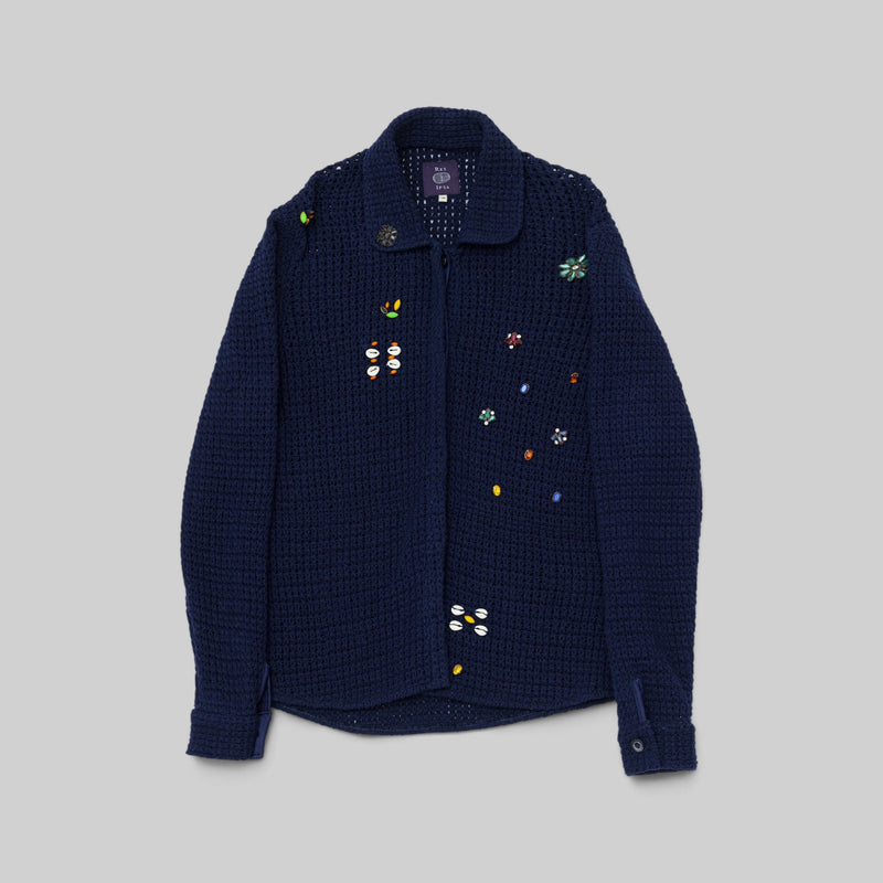 Chemise au crochet avec perles