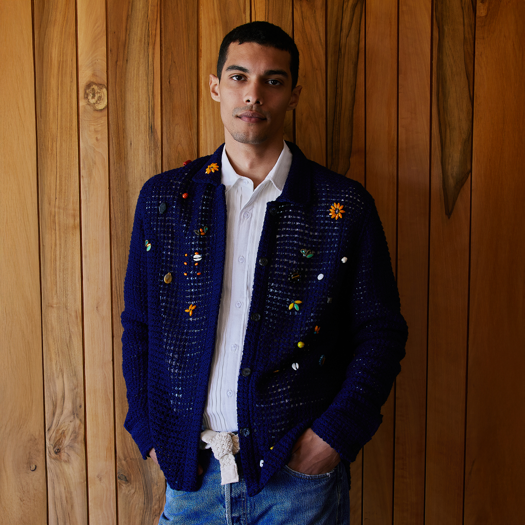 Chemise au crochet avec perles