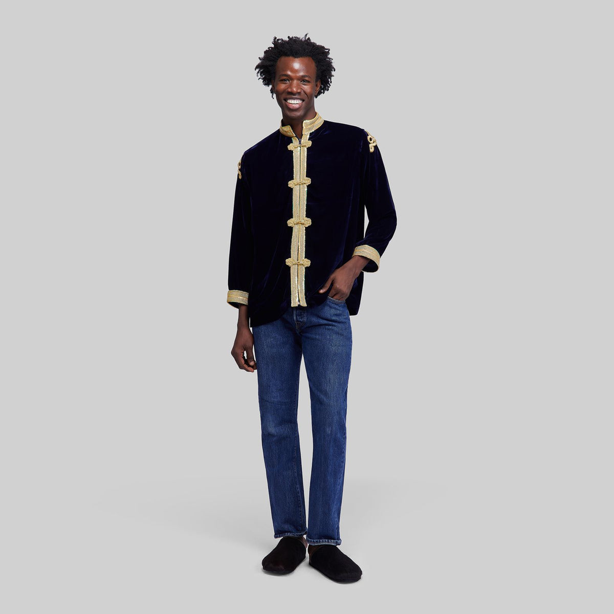 Kaftan en velours avec bordure dorée